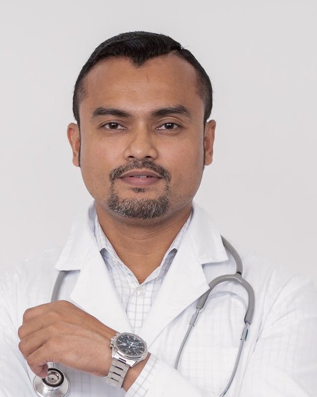 Dr. Dt. Murat Kılıçarslan, ağız ve çene cerrahı