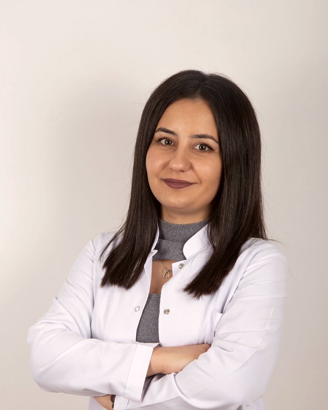 Dt. Selin Demirtaş, estetik diş hekimi